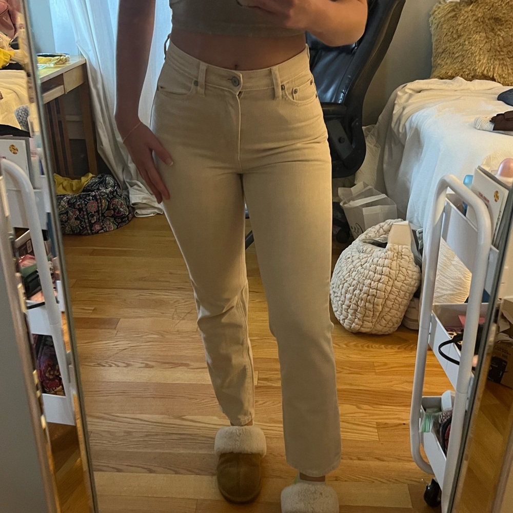 Straight leg cream AE jeans